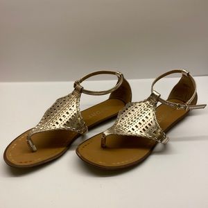 Size 6.5 Report sandals!